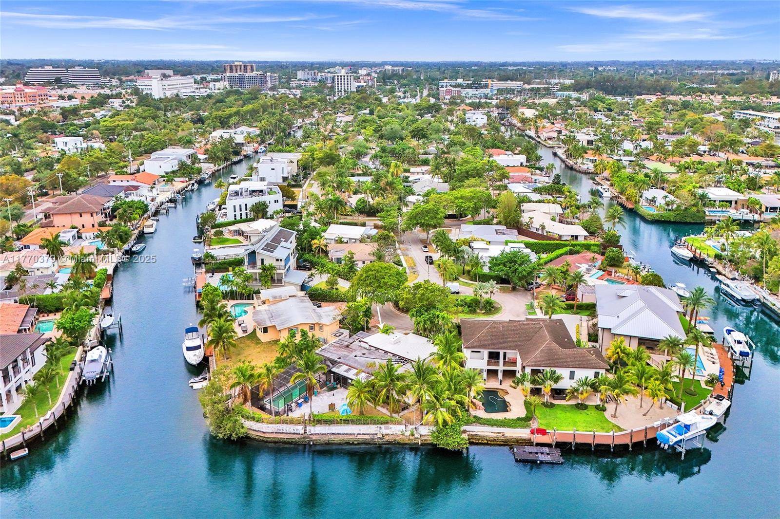 North Miami, FL 33181,2140 Hibiscus Cir