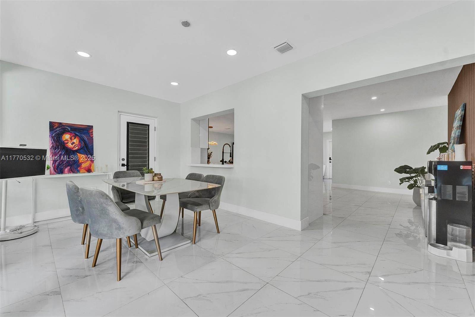 Hollywood, FL 33020,1446 Scott St