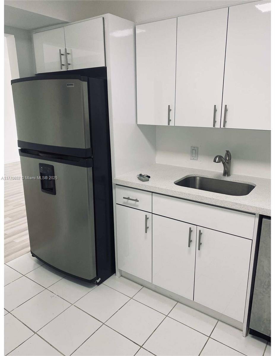 North Miami, FL 33181,13155 Ixora Ct #305