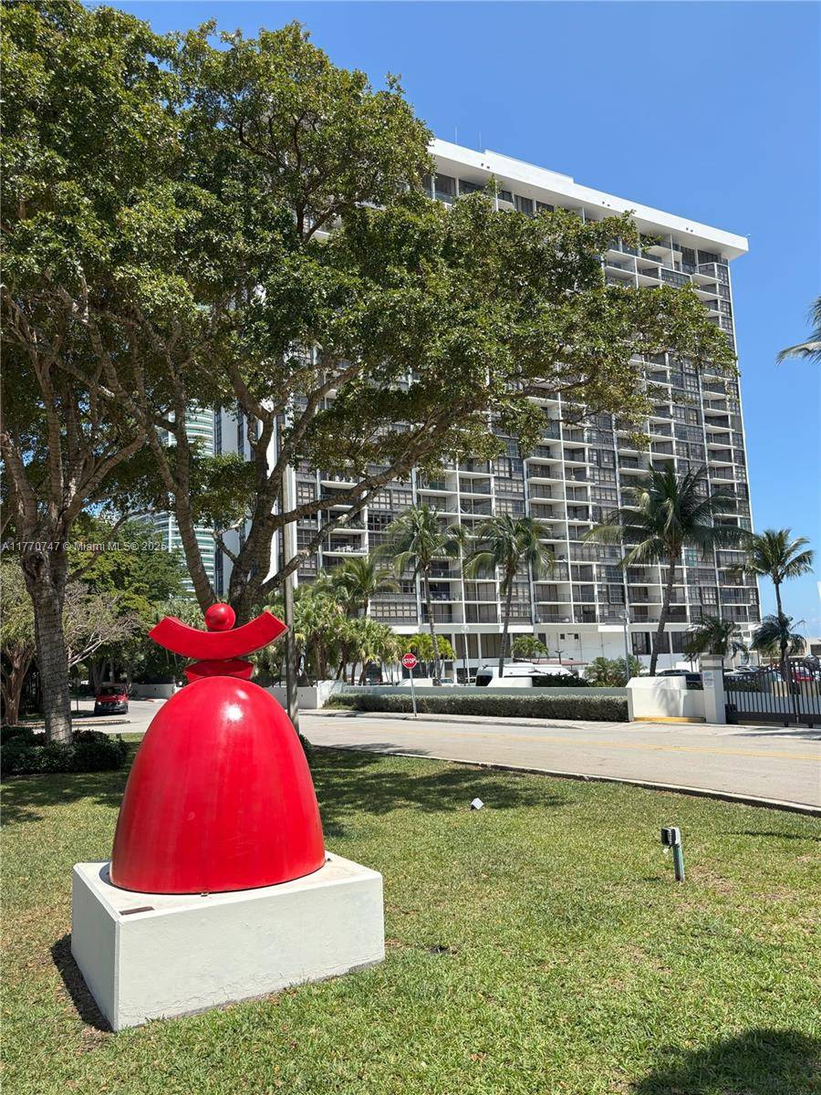 Miami, FL 33129,1901 Brickell Ave #B2310