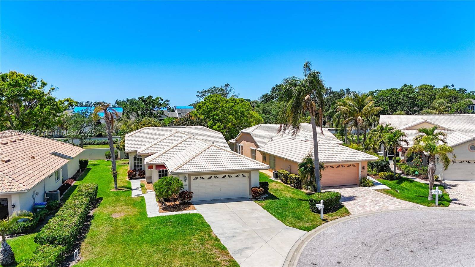 Bradenton, FL 34210,4738 Dundee Dr.