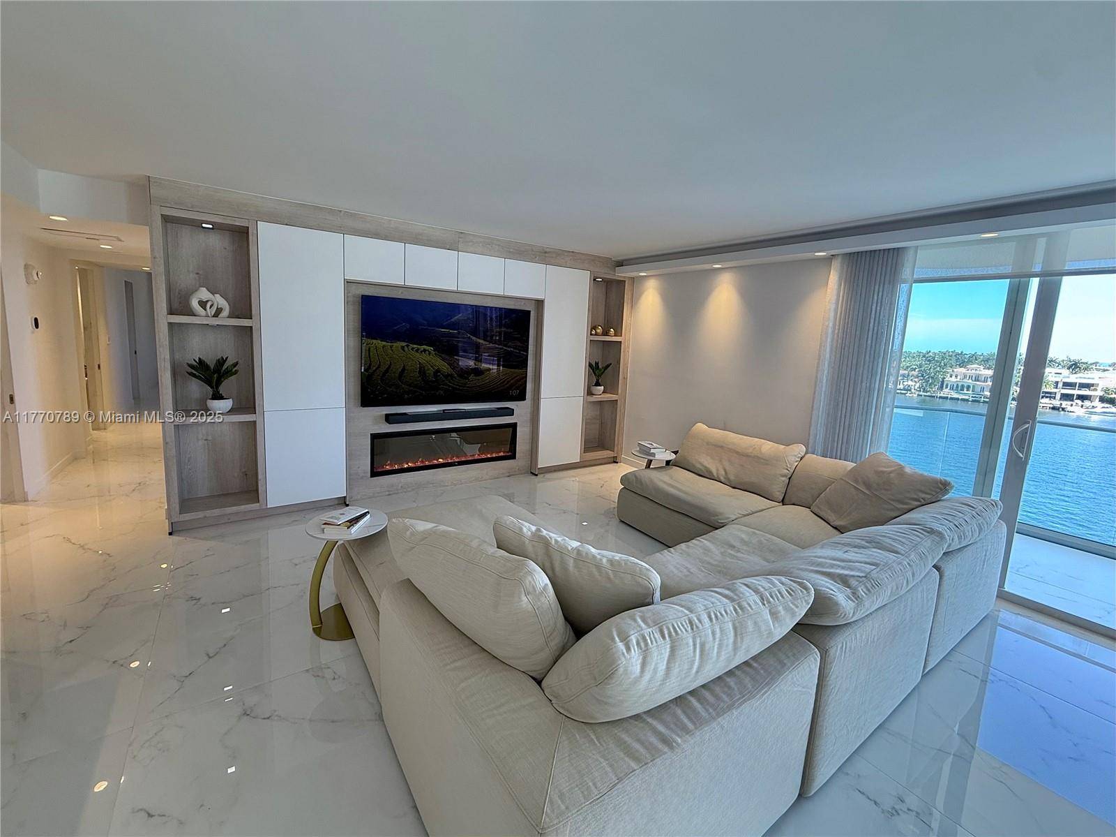 Aventura, FL 33180,19707 Turnberry Way #6E