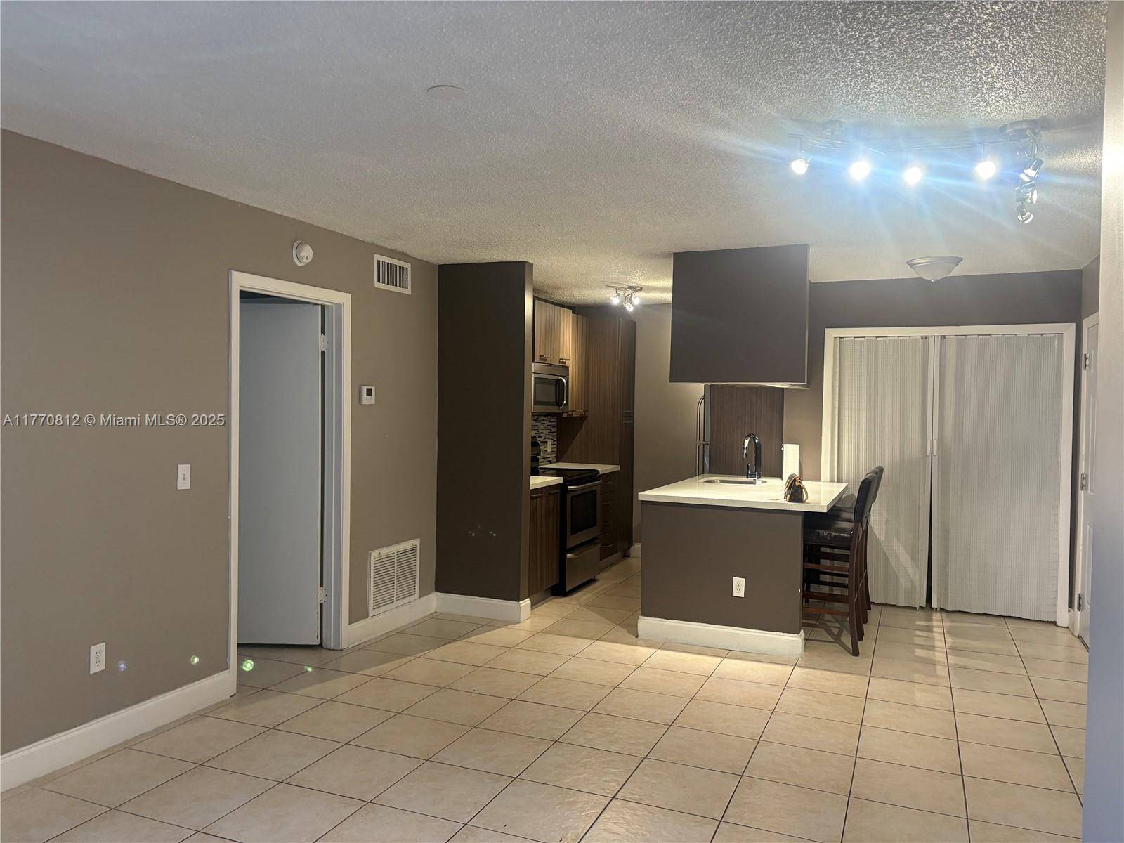 Pompano Beach, FL 33069,4541 W Mcnab Rd #12