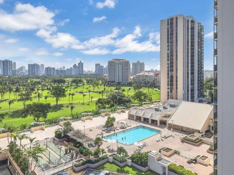 Aventura, FL 33180,20301 W Country Club Dr #2622