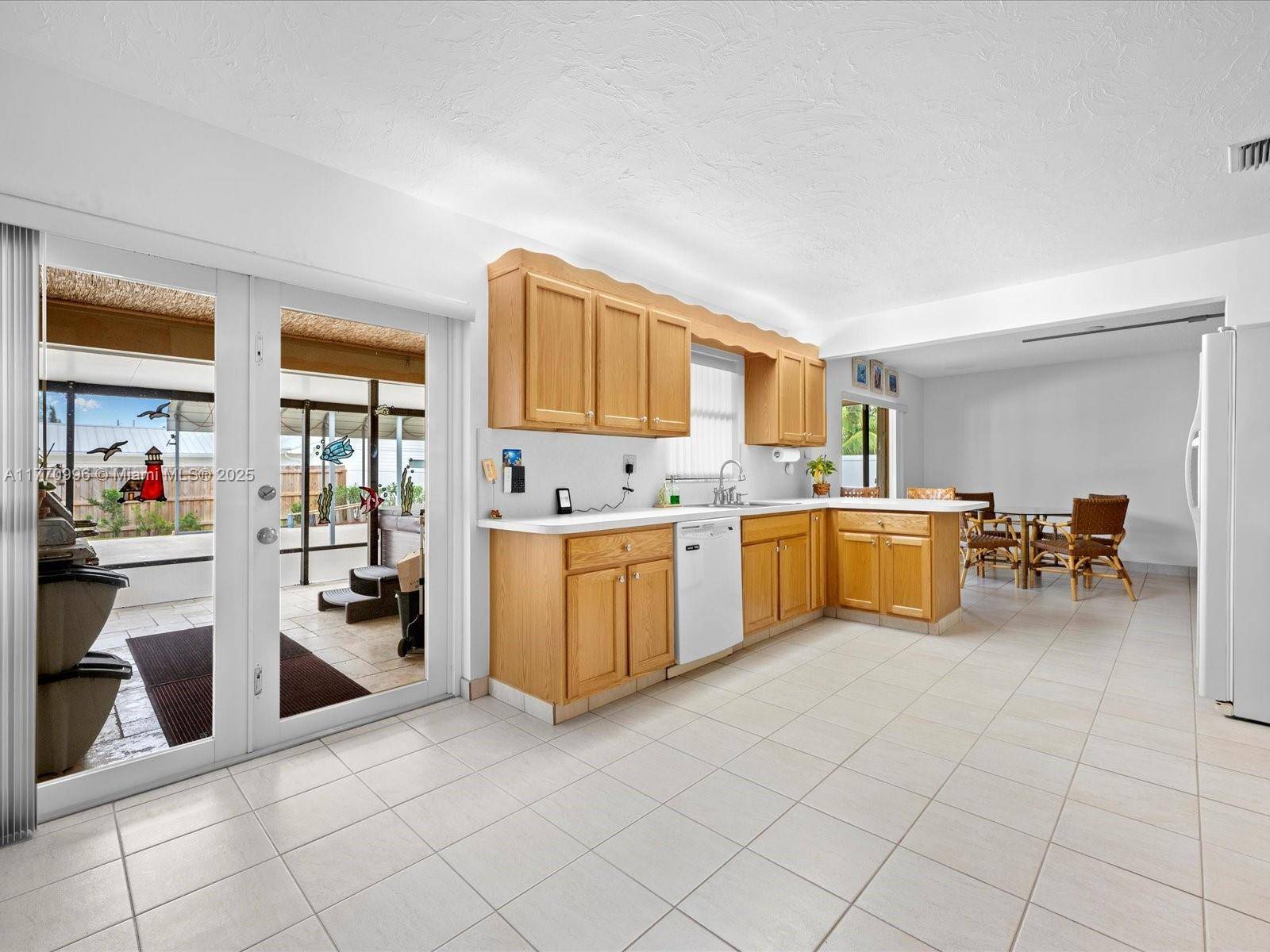 Tequesta, FL 33469,102 Chapel Ln
