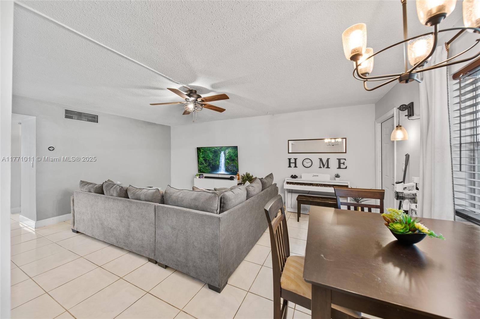 Hollywood, FL 33020,2837 Pierce St #8