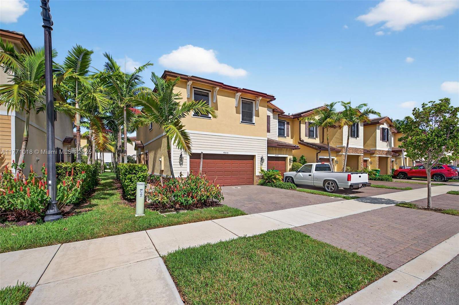 Davie, FL 33314,4691 Brumby Ter