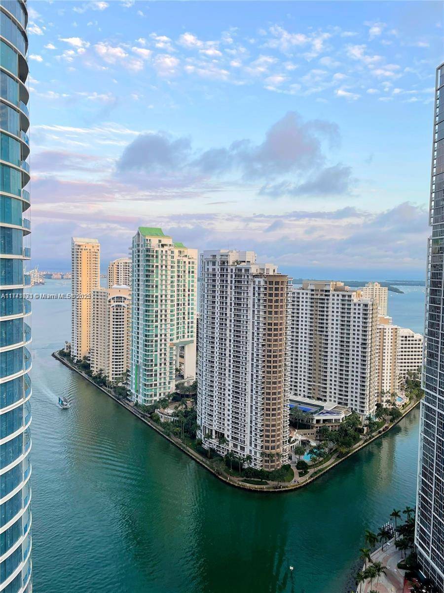 Miami, FL 33131,200 Biscayne Boulevard Way #3803