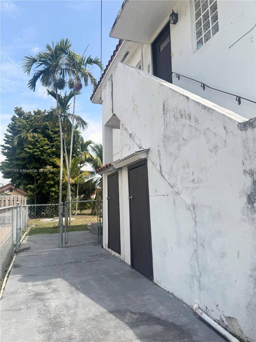 Miami, FL 33145,3125 SW 23rd St