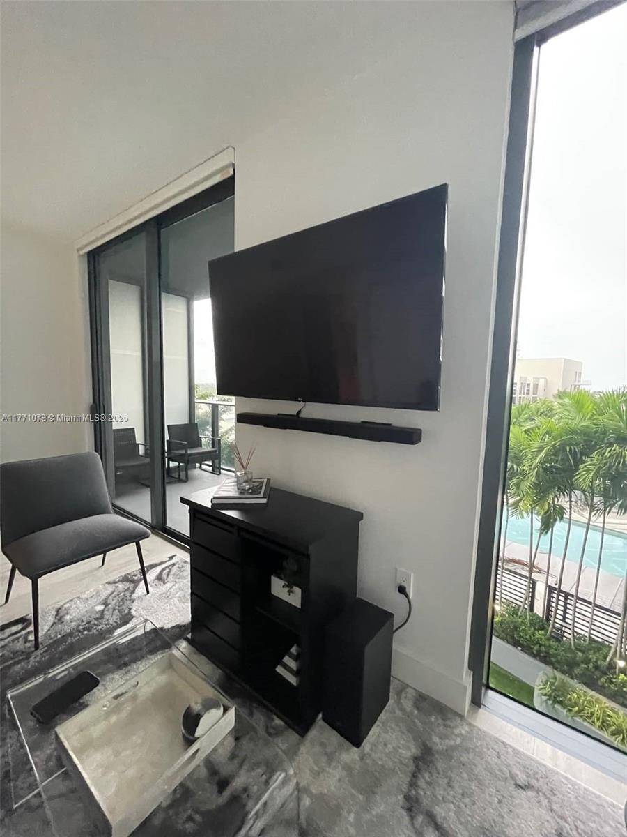 Miami, FL 33137,121 NE 34th St #1015