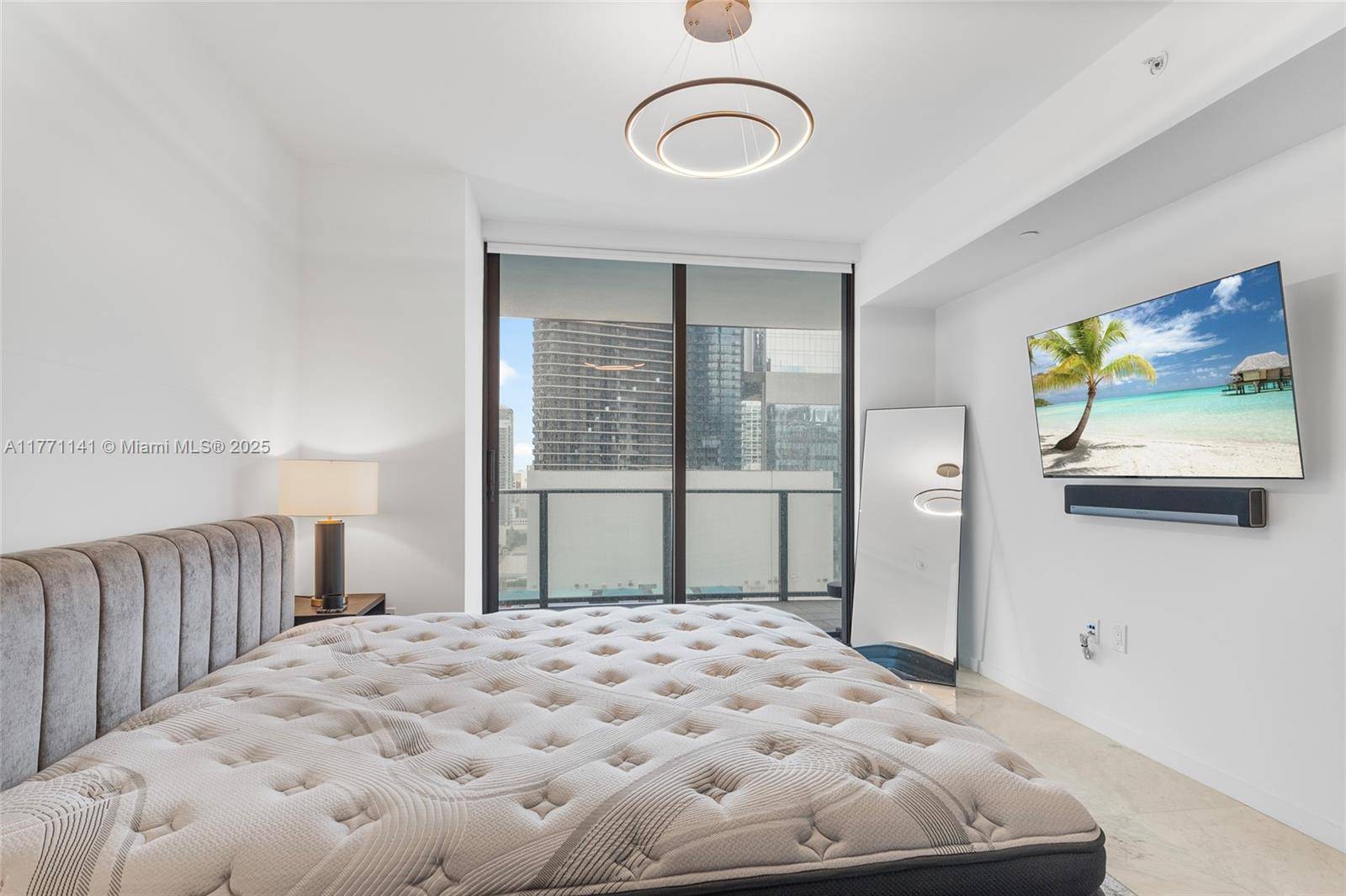 Miami, FL 33131,1000 Brickell Plz #2514
