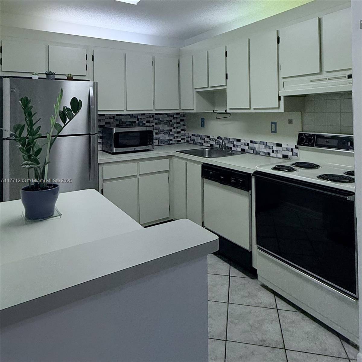 Doral, FL 33178,4760 NW 102nd Ave #104-12