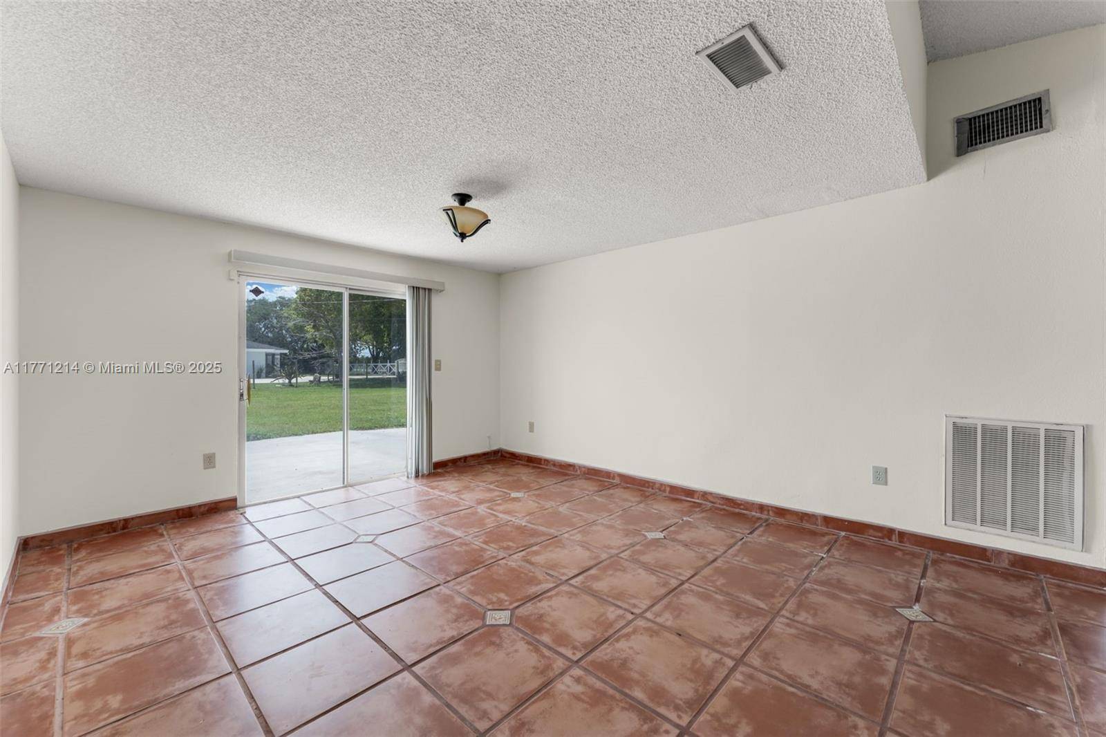 Homestead, FL 33031,21670 SW 240th St