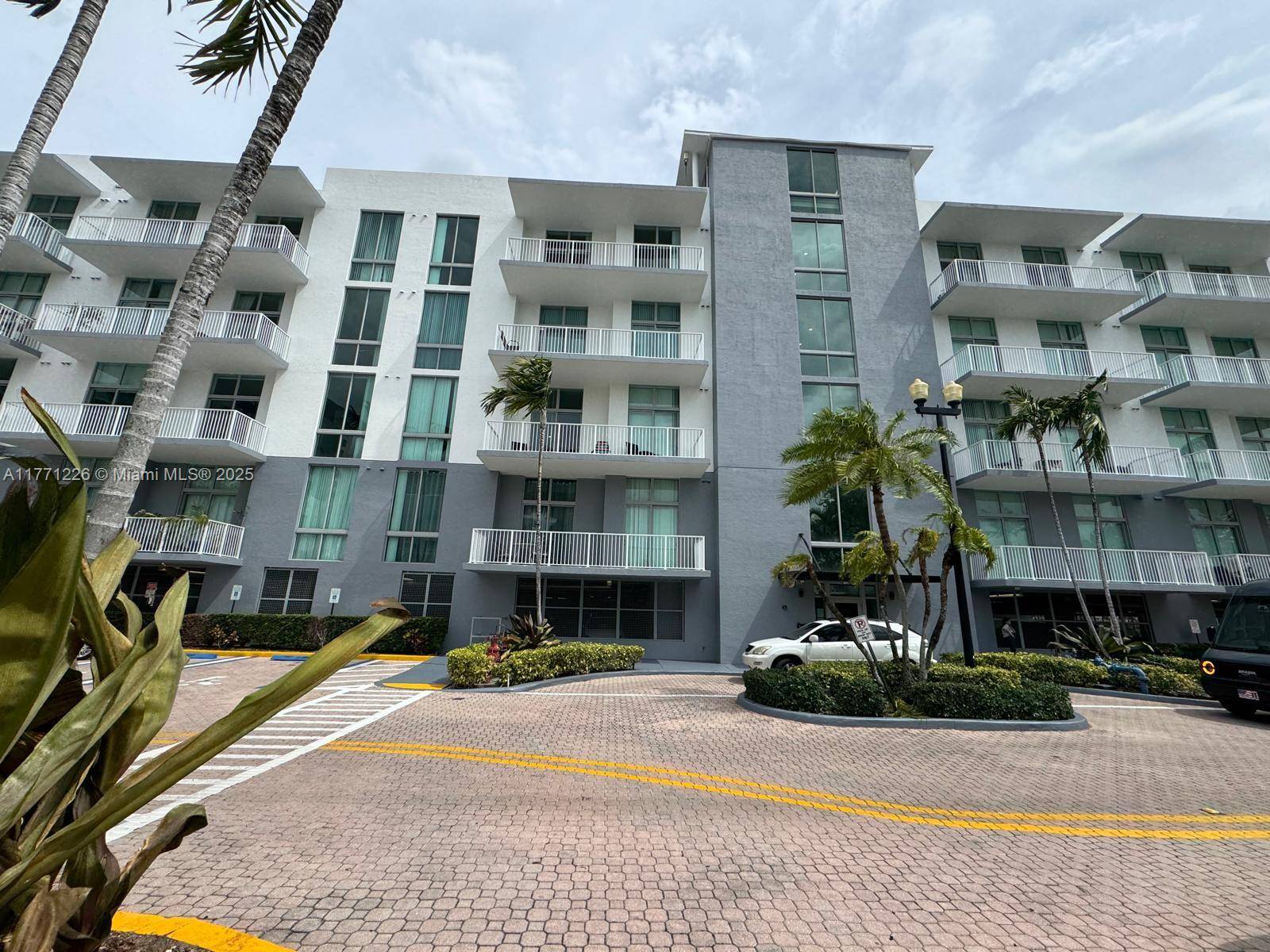 Hollywood, FL 33020,2100 Van Buren St #503