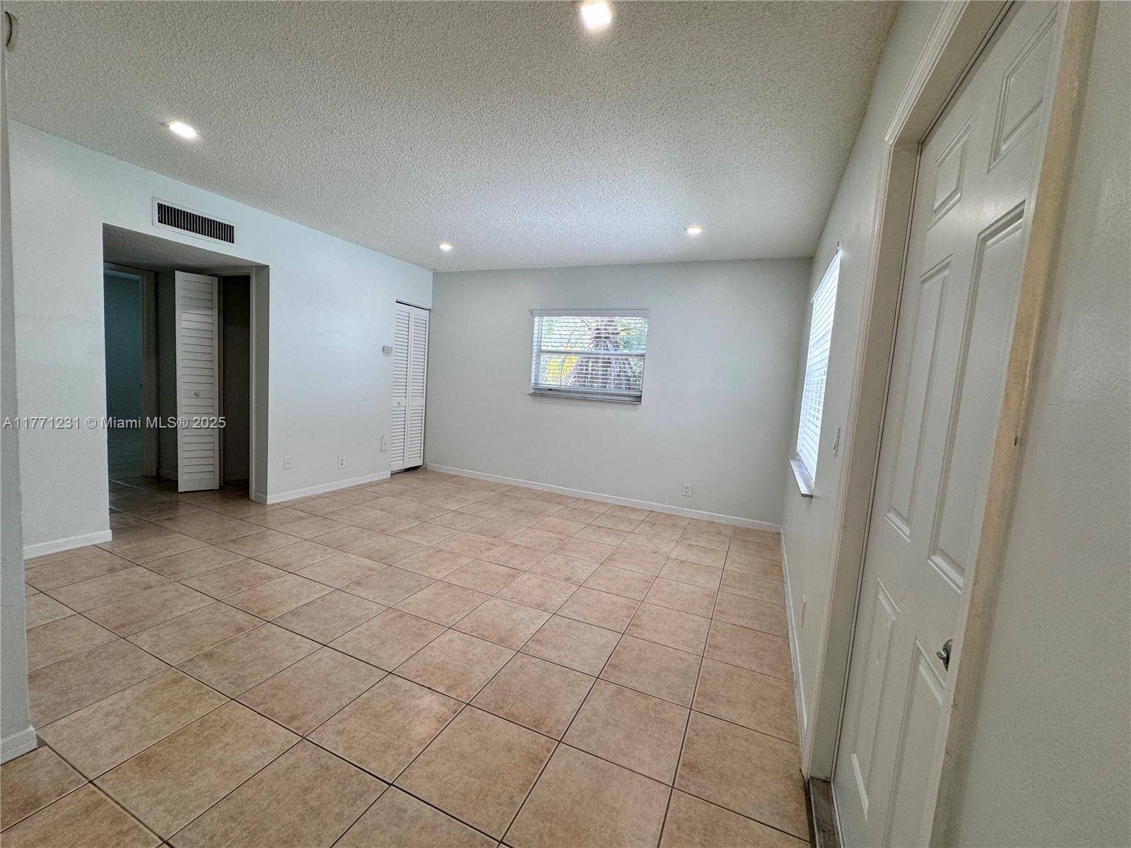 Fort Lauderdale, FL 33304,1470 N Dixie Hwy #24