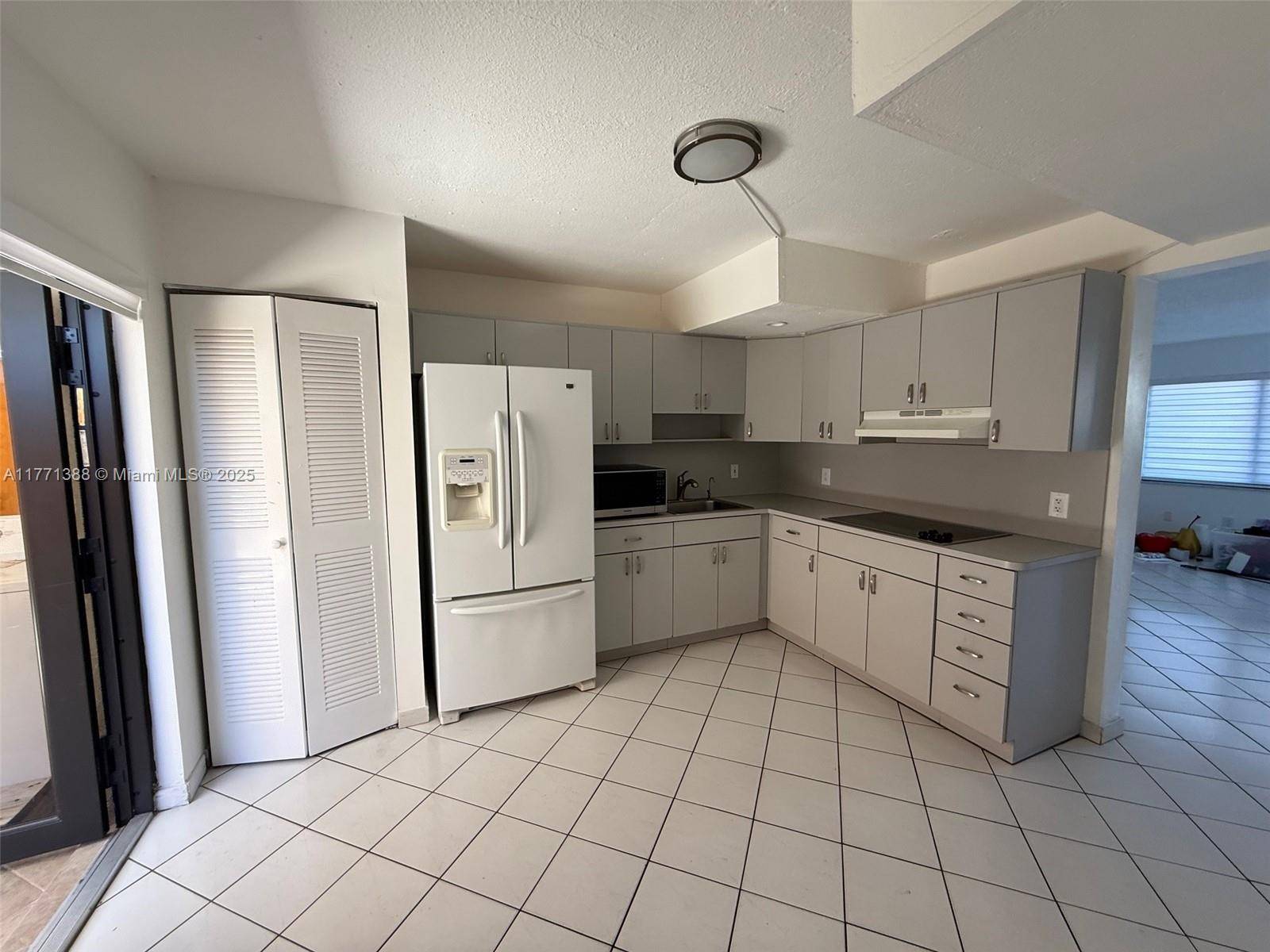Hialeah, FL 33016,5301 W 22nd Ct #5301