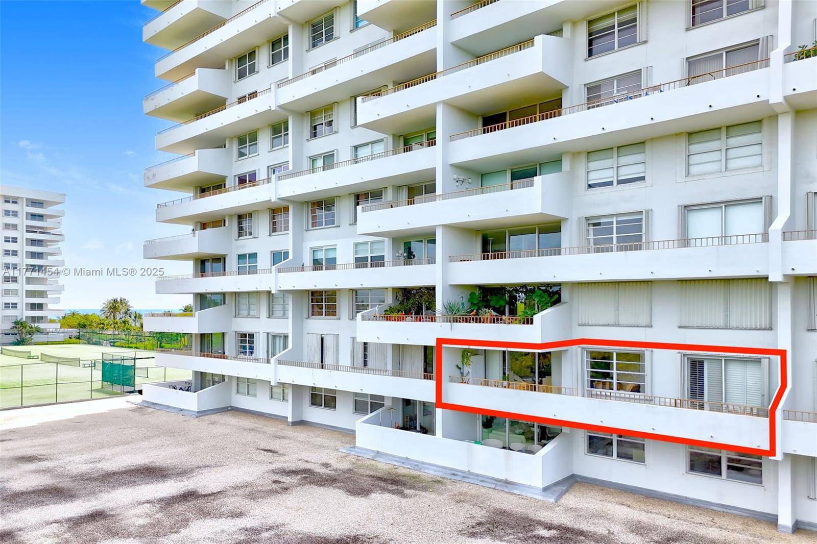 Key Biscayne, FL 33149,155 Ocean Lane Dr #310