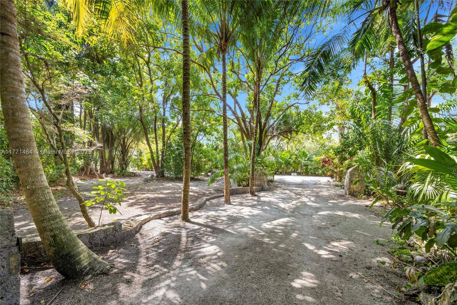 Coral Gables, FL 33156,10015 Snapper Creek Rd