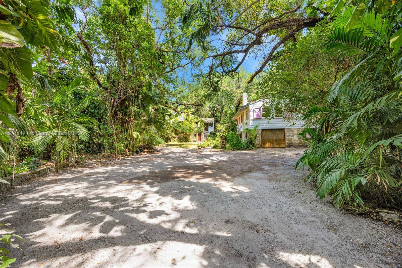 Coral Gables, FL 33156,10015 Snapper Creek Rd