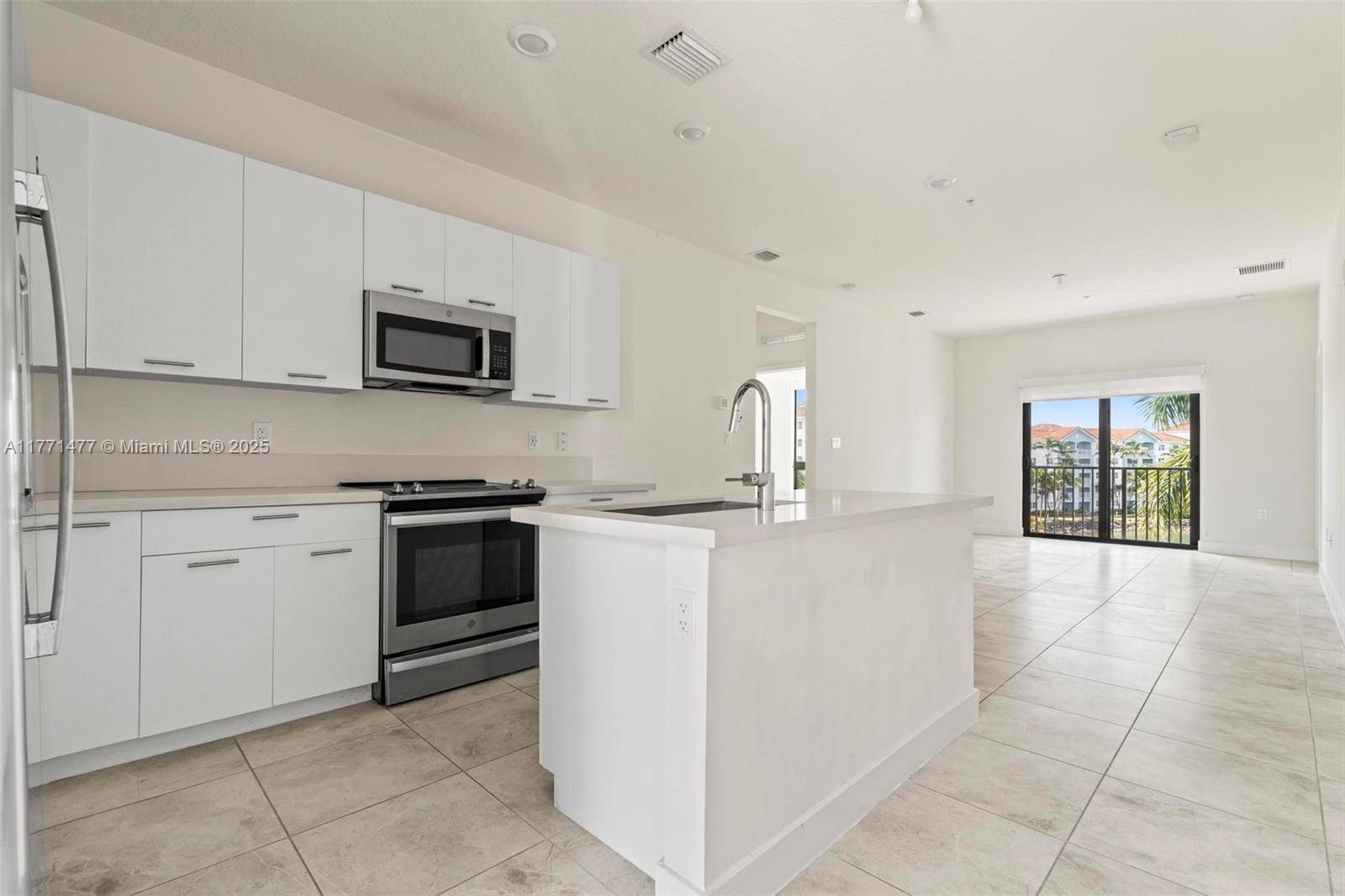 Doral, FL 33166,4636 NW 84th Ave #48