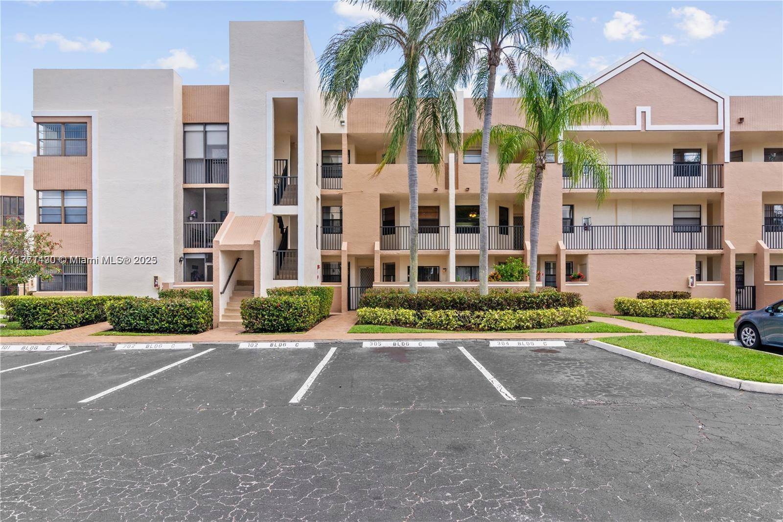 Tamarac, FL 33321,7338 Fairfax Dr #203