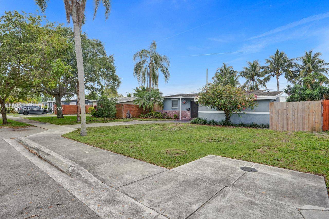 Oakland Park, FL 33309,1240 NW 41st St
