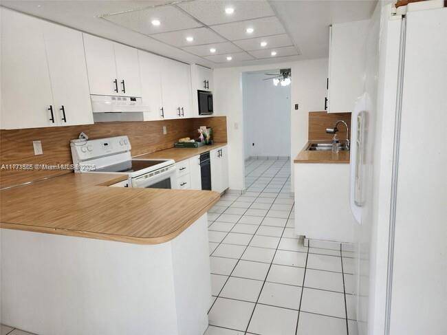 Hialeah, FL 33014,857 W 79th Pl