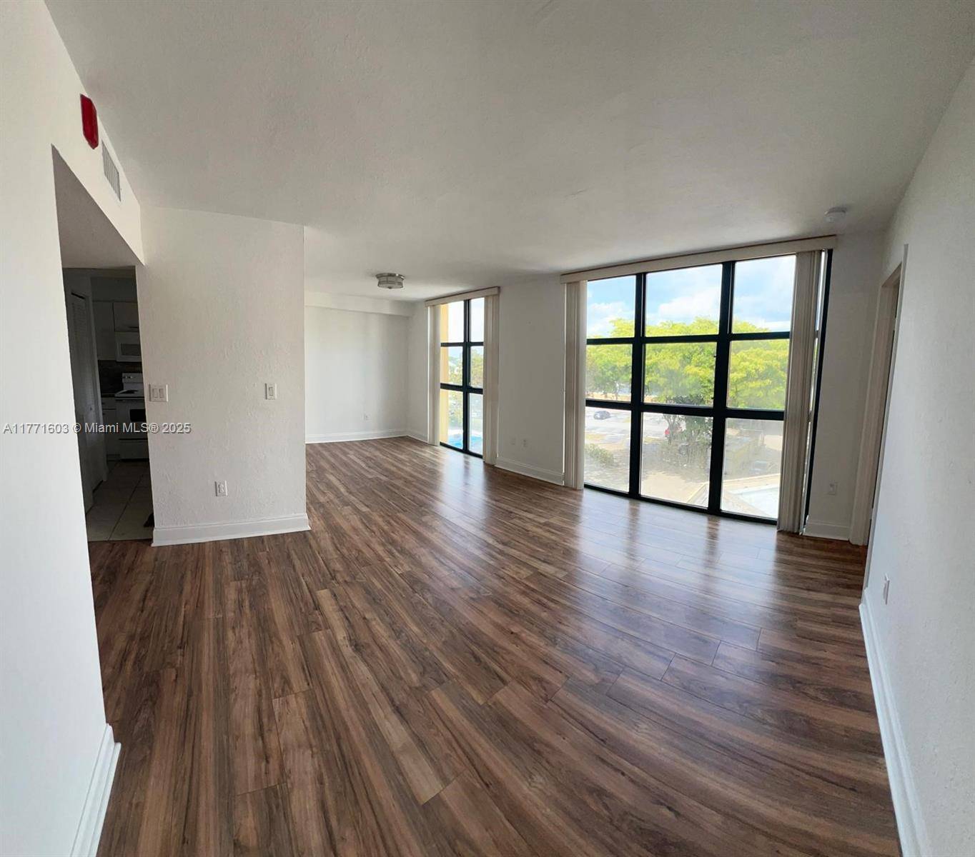 Miami, FL 33175,11750 SW 18th St #422-1