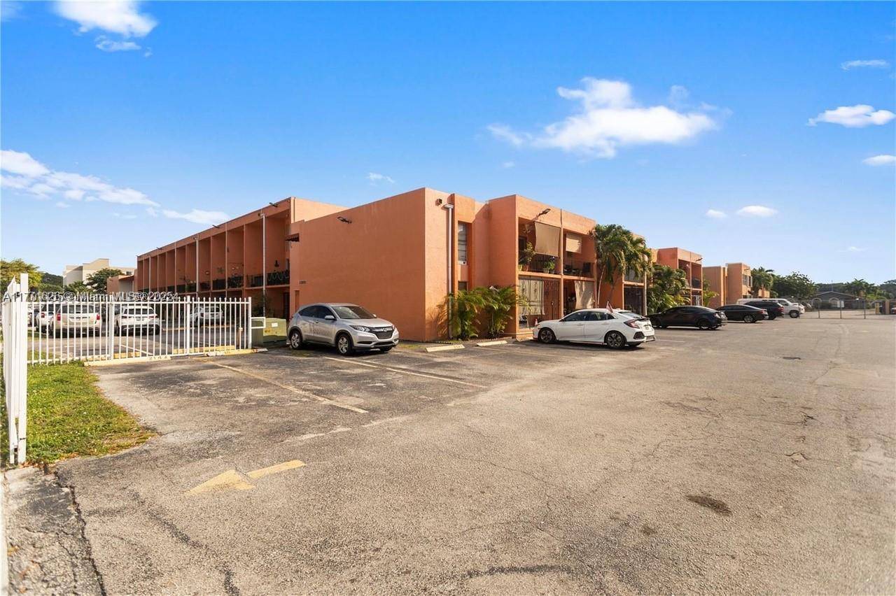 Hialeah, FL 33012,1300 W 47th Pl #217B