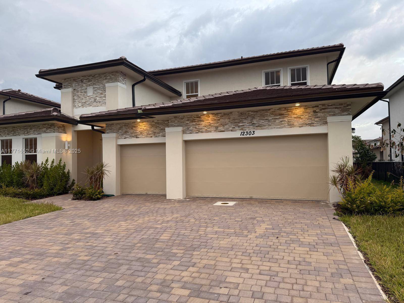 Davie, FL 33330,12303 SW 44th St #0