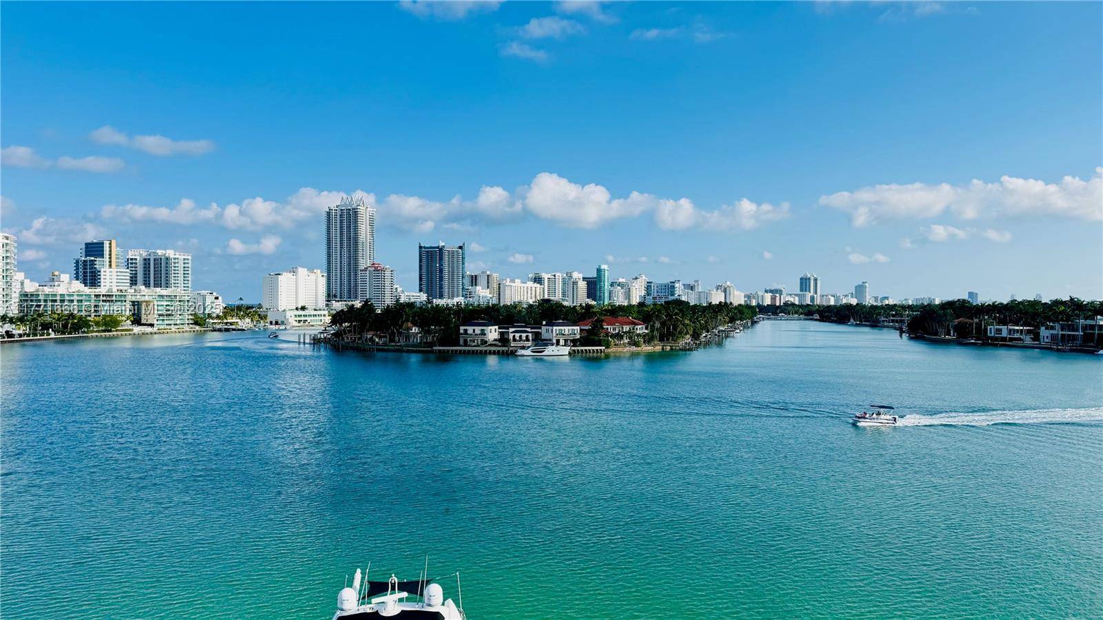 Miami Beach, FL 33141,900 Bay Dr #526