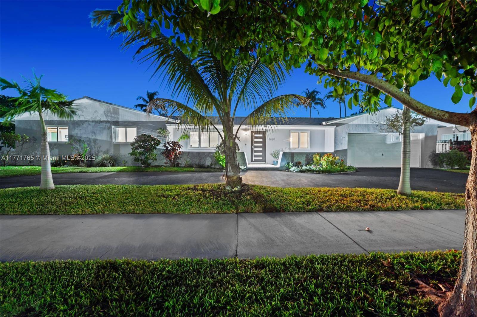 Miami, FL 33143,8620 SW 86th Ave