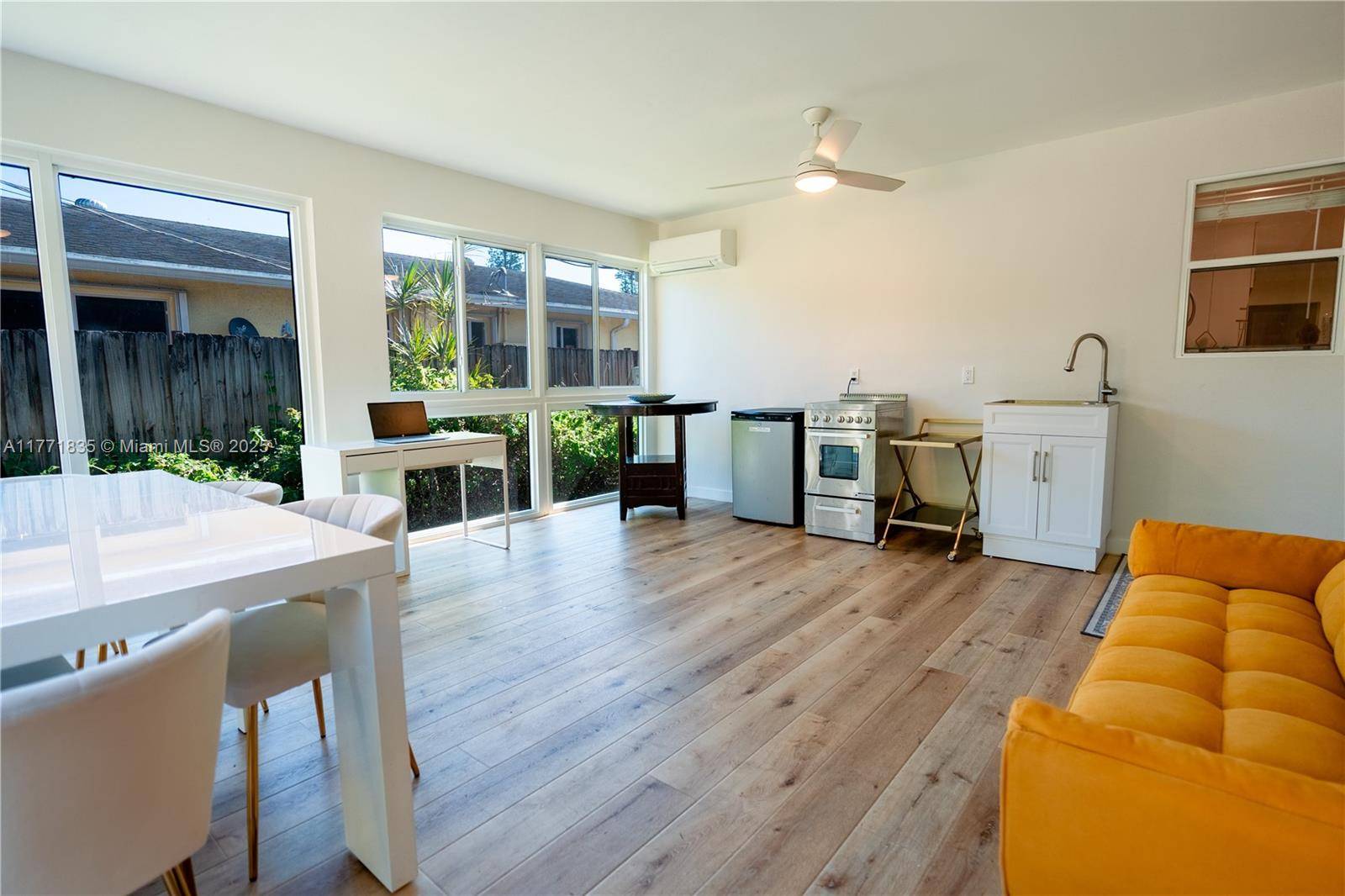 Hollywood, FL 33020,2455 Monroe St #2455