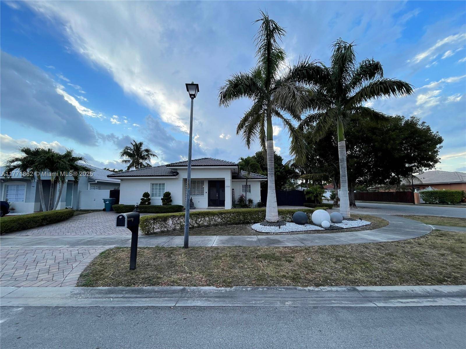 Hialeah, FL 33015,19980 NW 78th Path