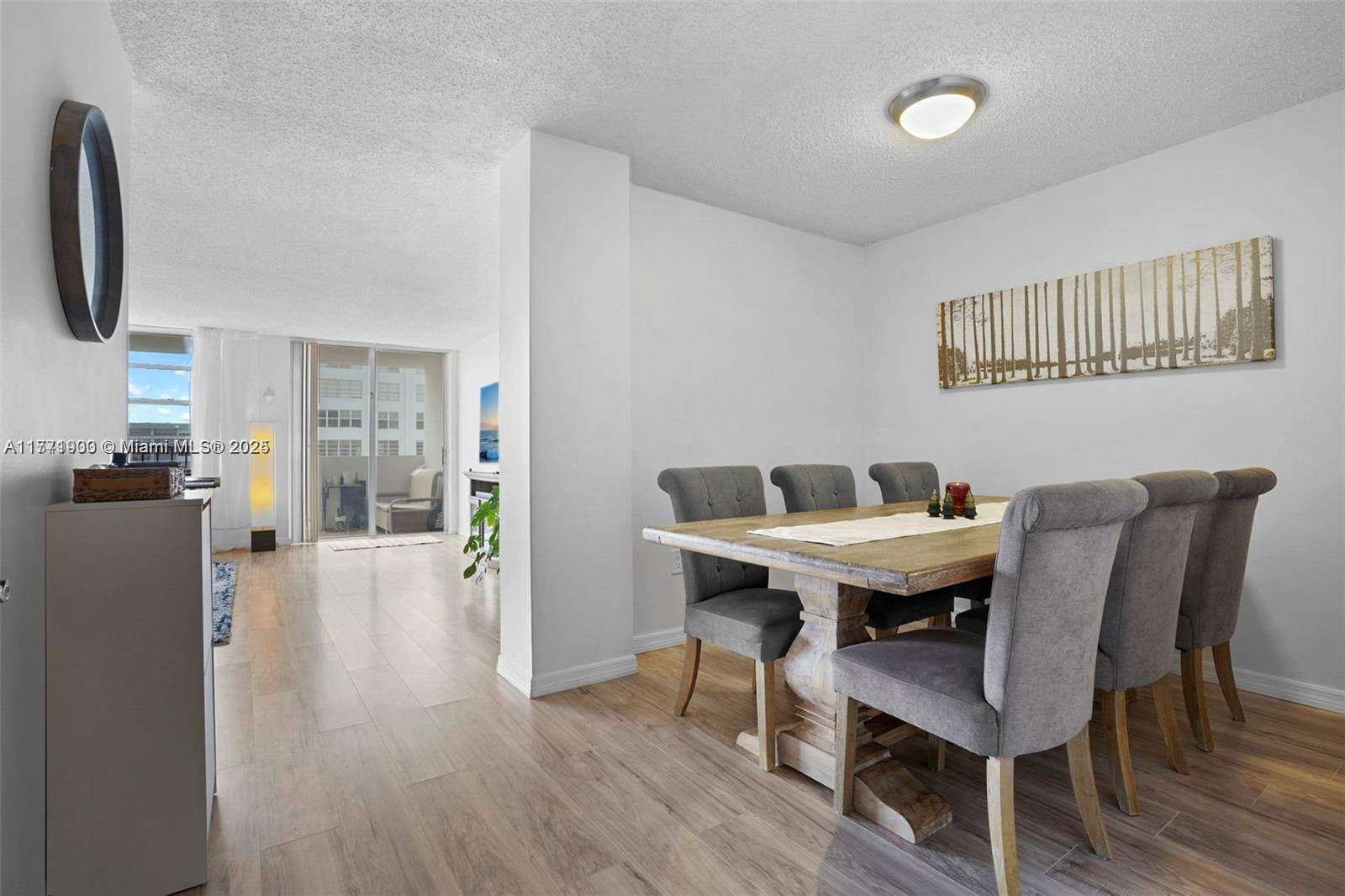 Aventura, FL 33160,2780 NE 183rd St #1906