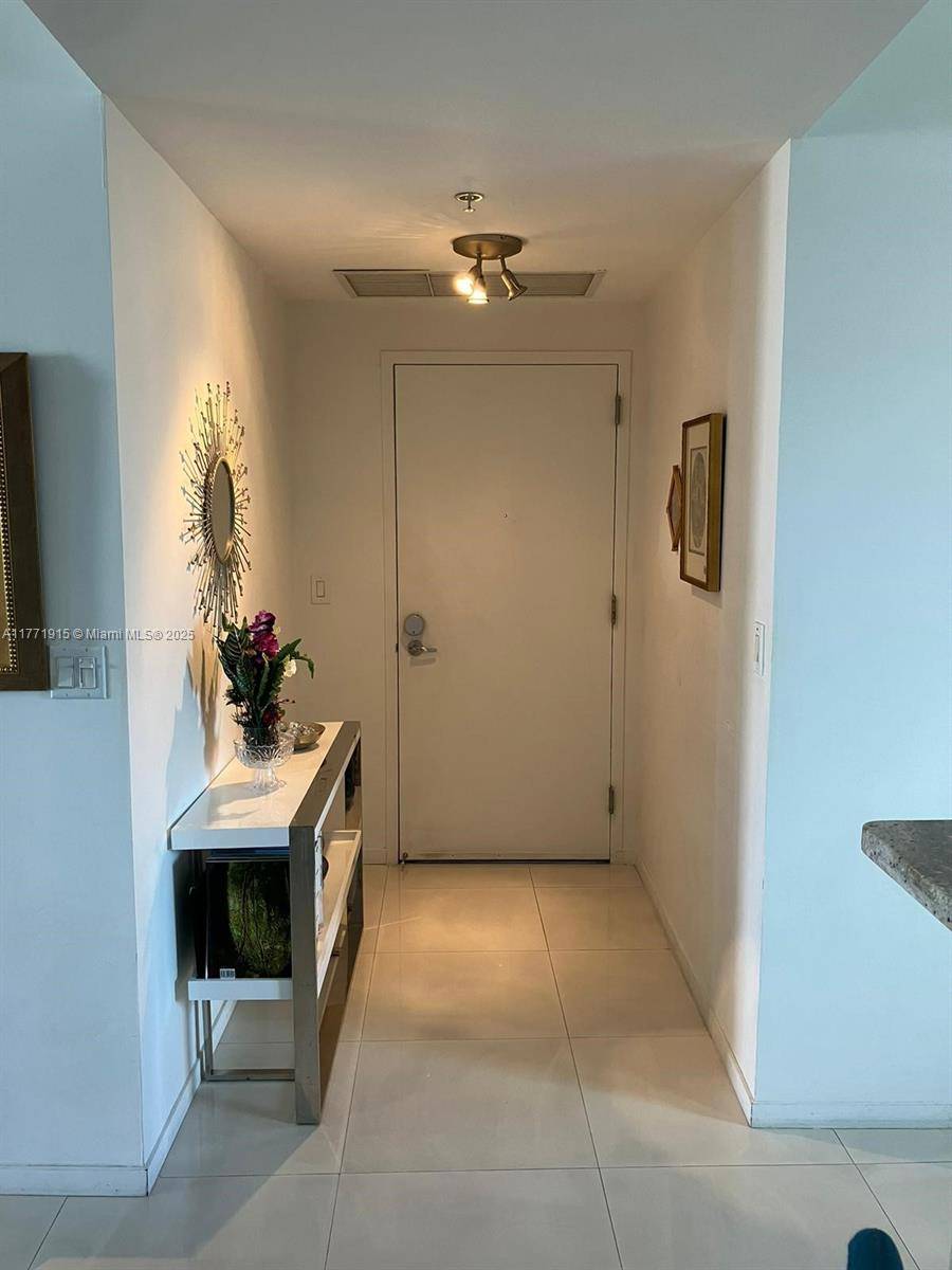 Miami, FL 33137,601 NE 36th St #2904