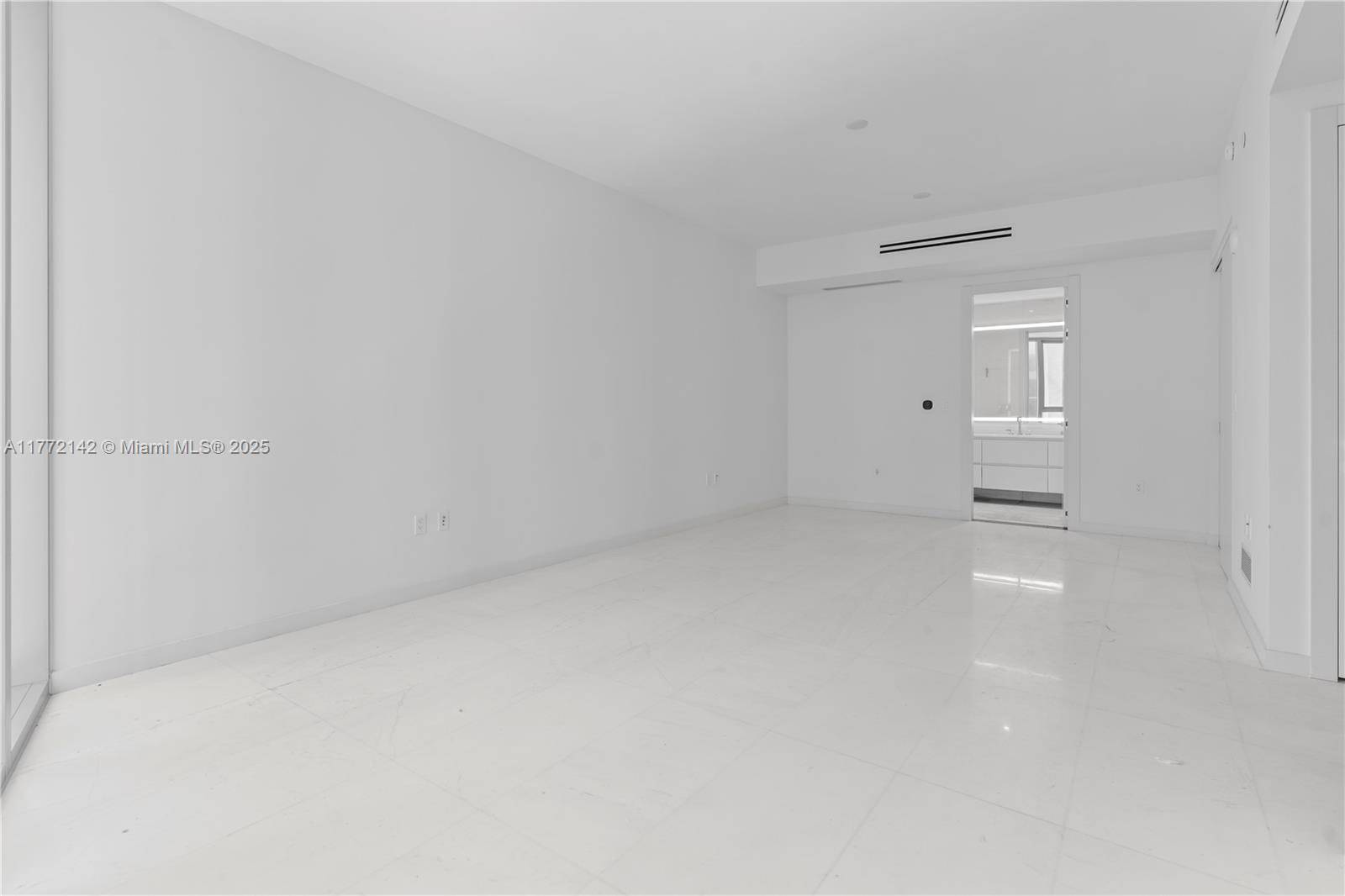 Miami, FL 33131,300 Biscayne Blvd Way #605