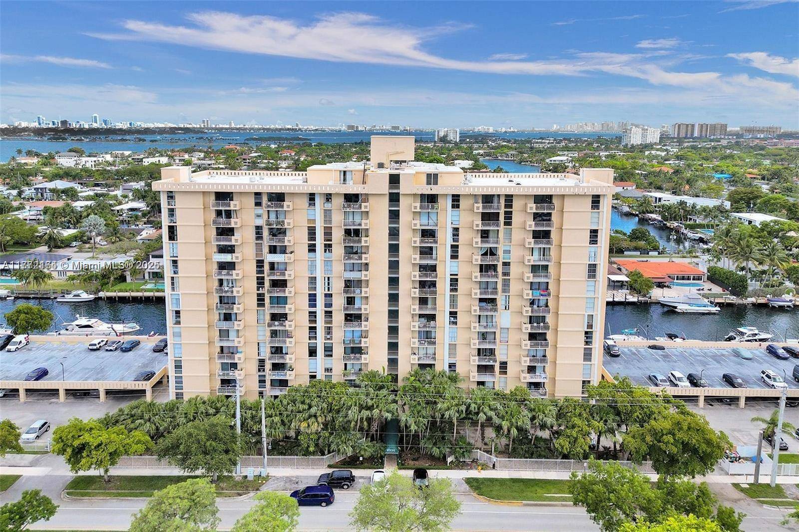 North Miami, FL 33181,2350 NE 135th St #904