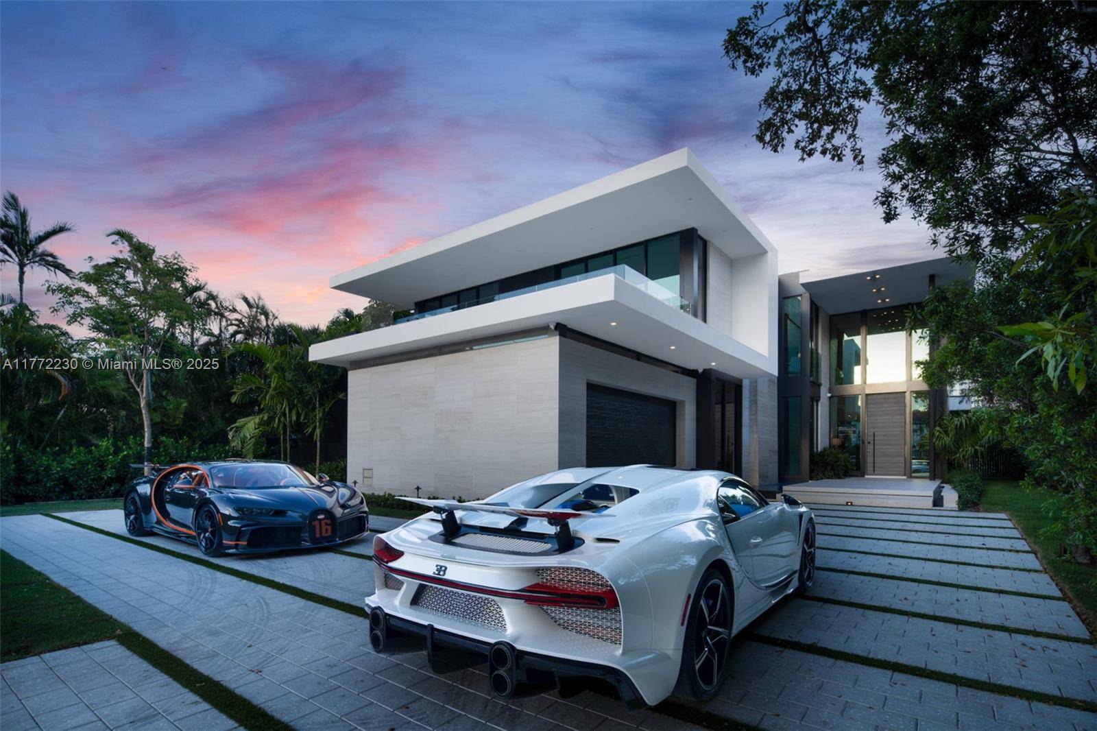 Miami Beach, FL 33140,5515 Pine Tree Dr