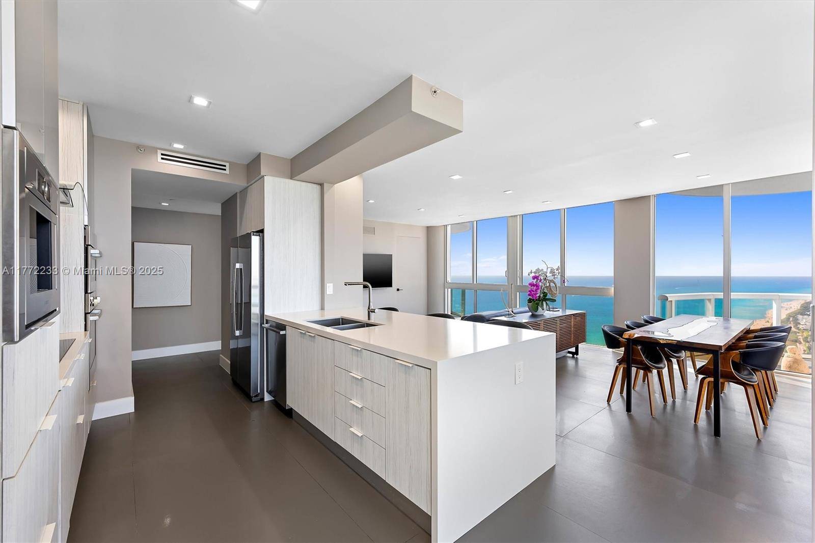 Miami Beach, FL 33141,6365 Collins Ave #4307