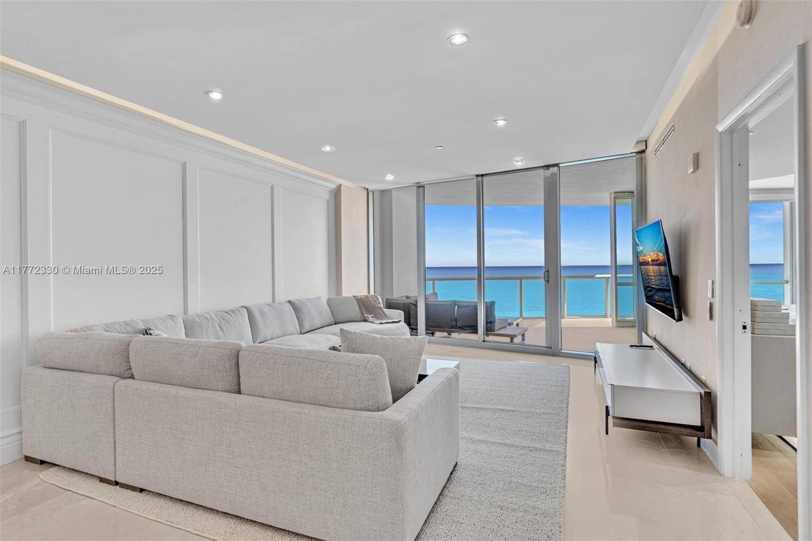 Sunny Isles Beach, FL 33160,17121 Collins Ave #1604