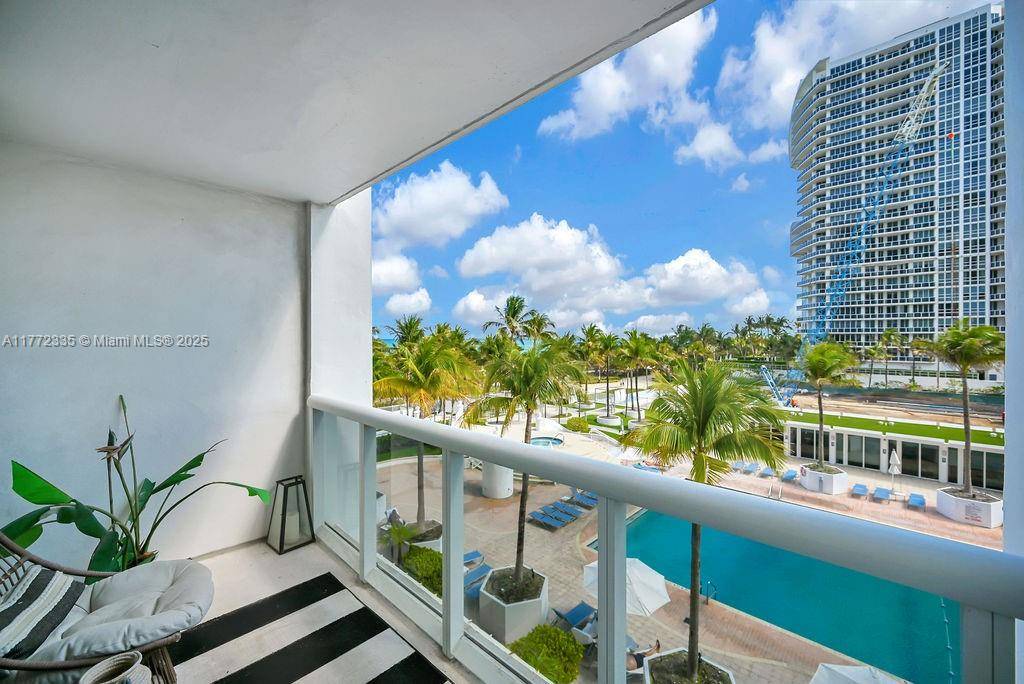 Bal Harbour, FL 33154,10275 Collins Ave #312