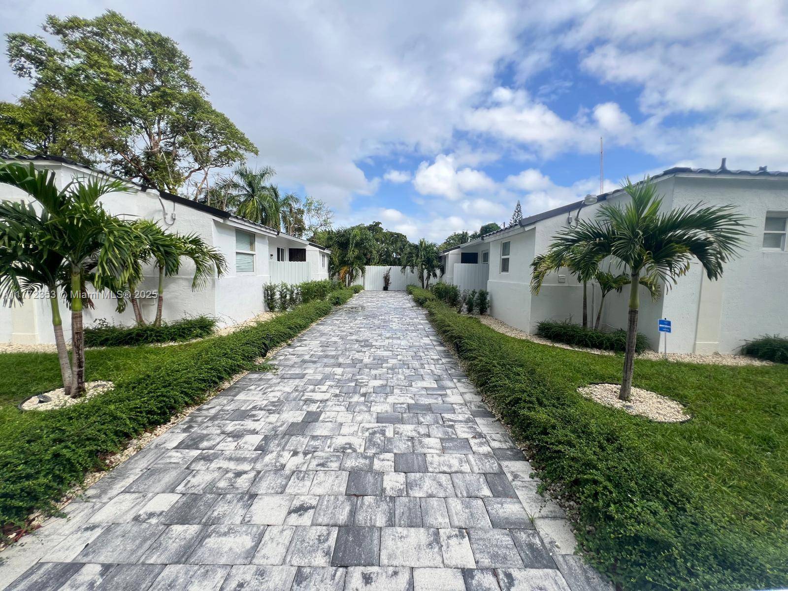 Hollywood, FL 33020,Address not disclosed