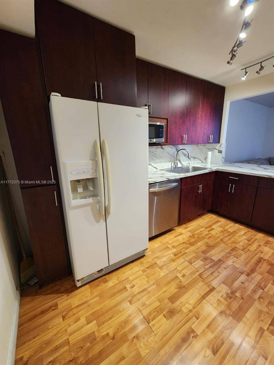 Miami, FL 33179,1351 NE Miami Gardens Dr #501E