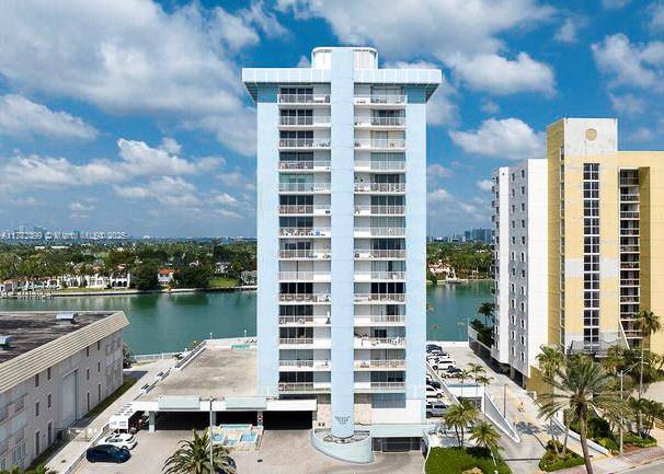 Miami Beach, FL 33140,5838 Collins Ave #4D