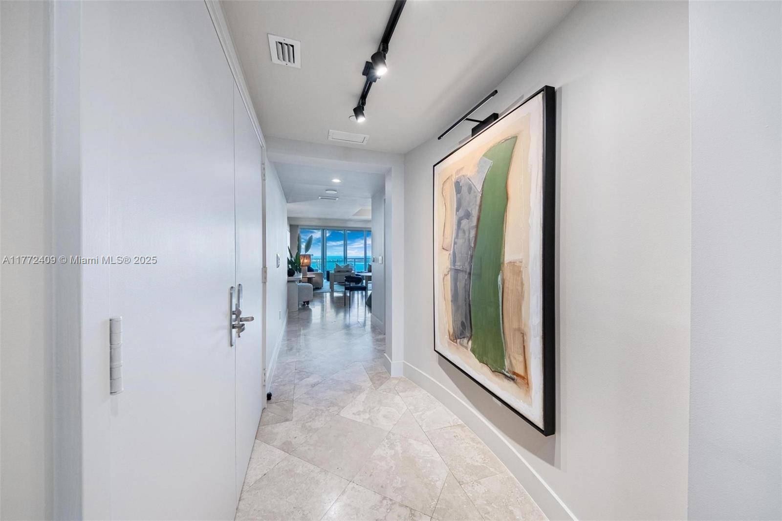 Miami, FL 33131,1331 Brickell Bay Dr #3305