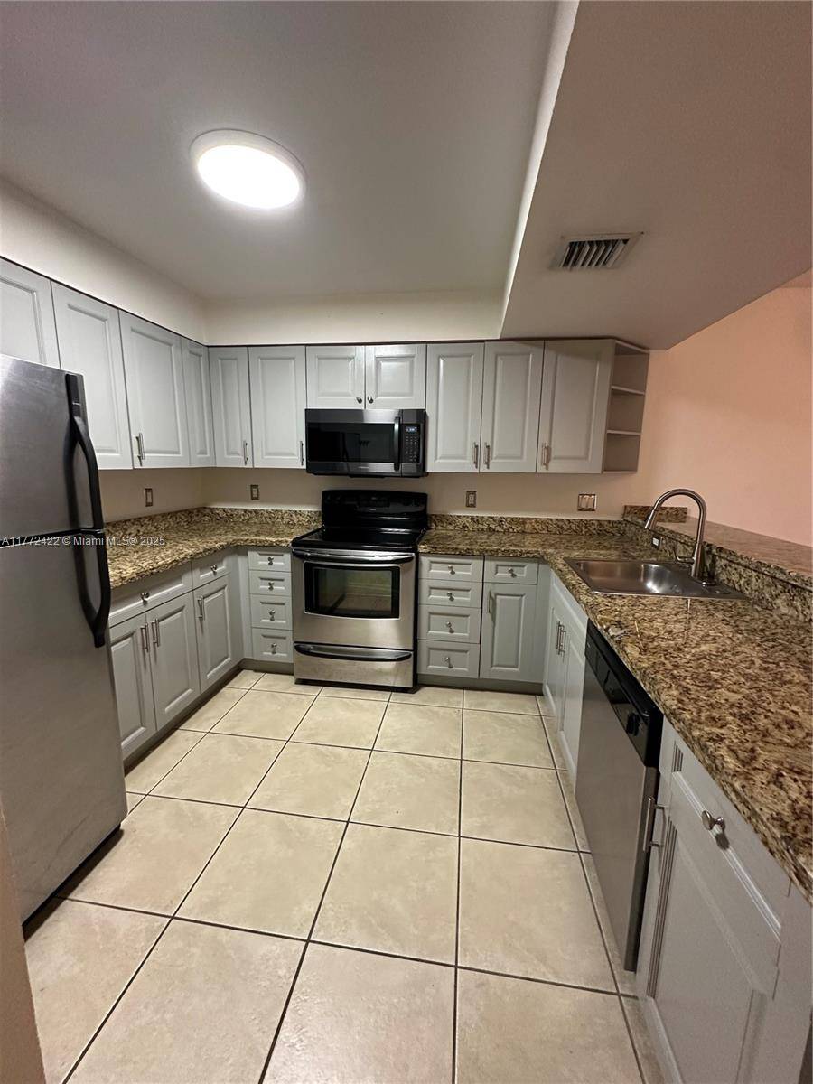 Doral, FL 33166,5000 NW 79th Ave #208