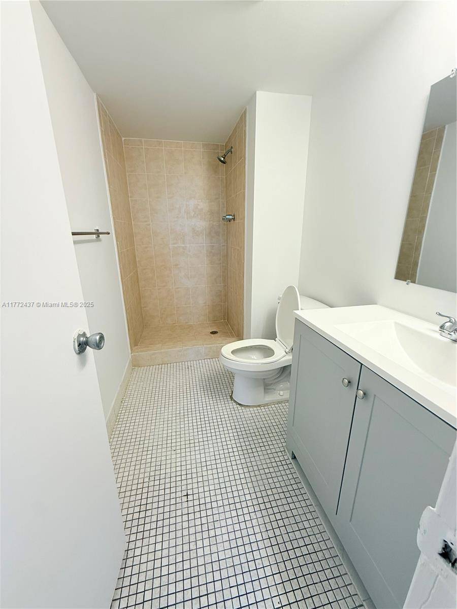 Miami Gardens, FL 33169,700 NW 214th St #202