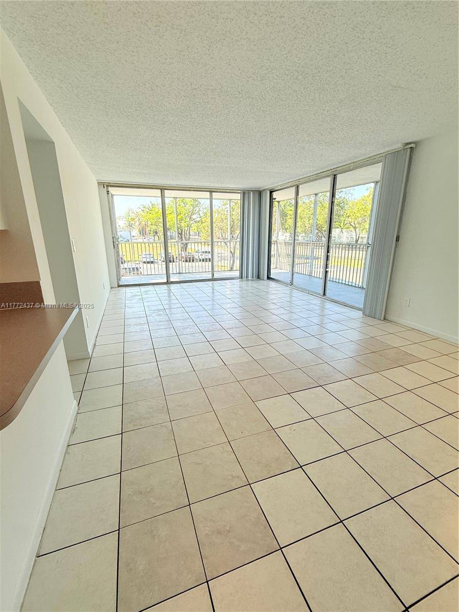 Miami Gardens, FL 33169,700 NW 214th St #202