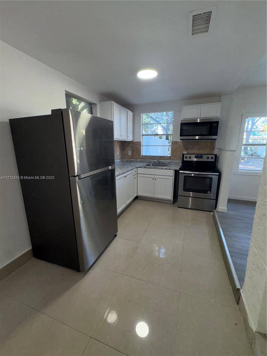Miami, FL 33147,8900 NW 25th Ave #2